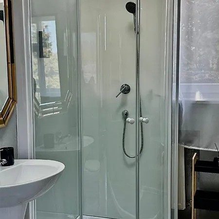 Апартаменты Black Pearl Jacuzzi *